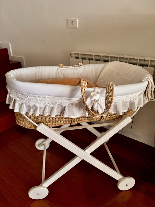 Moisés de Vime com Suporte de Madeira - Impecável