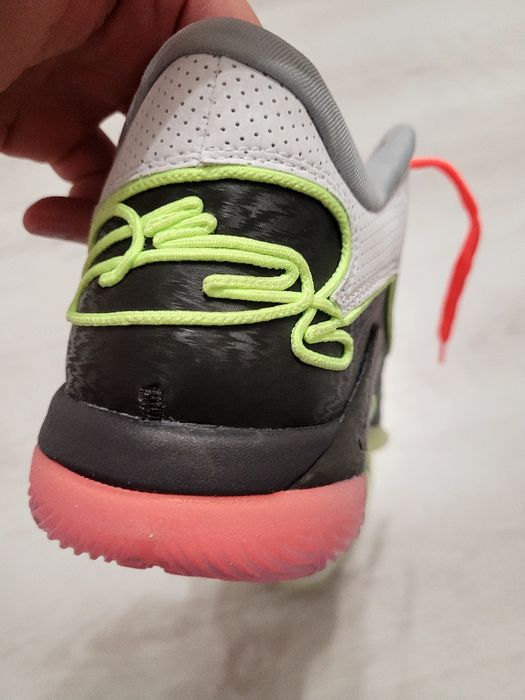 Кроссовки NIKE LEBRON XXII нові оригінал