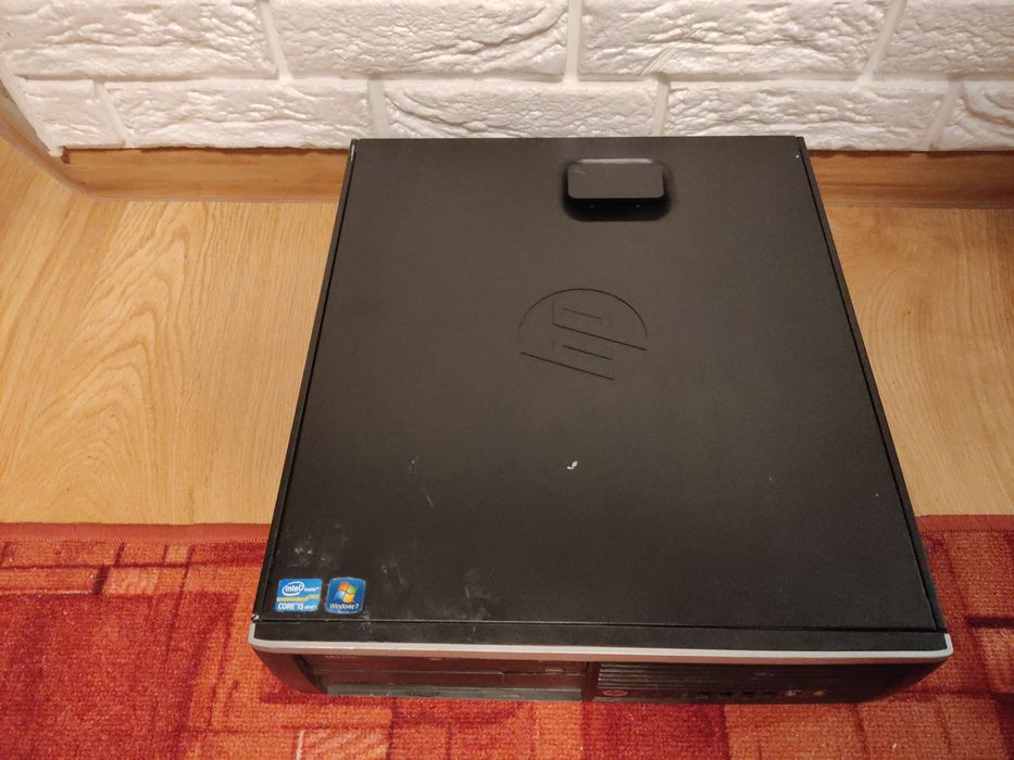 Komputer  HP 8200 SFF  - SSD 250  - Monitor 22 - Windows 11