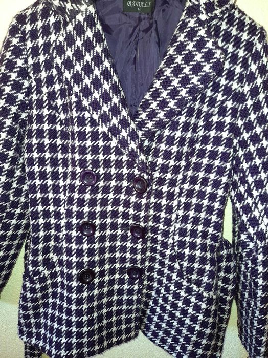 Casaco xadrez roxo e branco