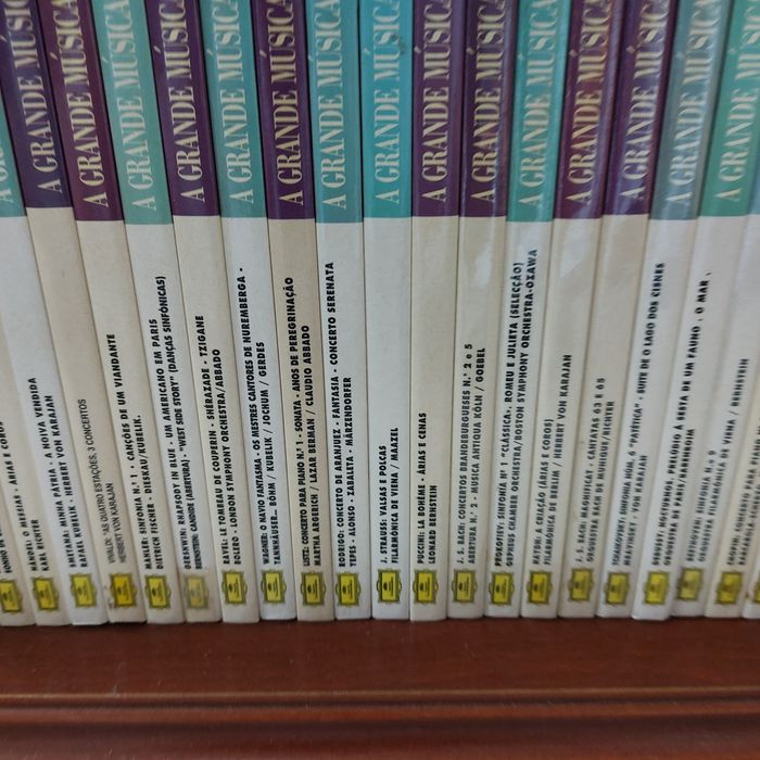 Conjunto de 33 cd de música clássica