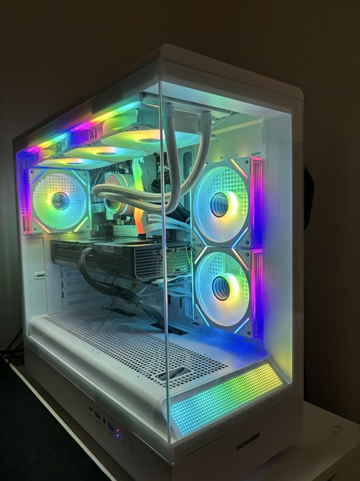 Gaming PC Beast: Ryzen 7 7800X3D | RTX 5070 12GB | 32GB DDR5