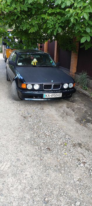 продам автомобили бмв   е 32  3 штуки