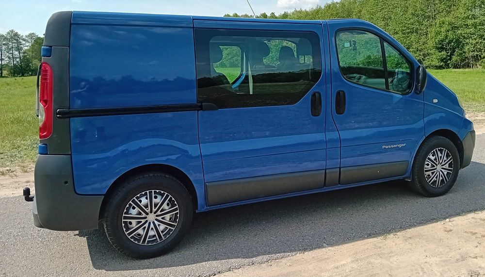 Renault Trafic  2.0 dCi 115 PS  2008r  Passenger , Klima ,Hak..