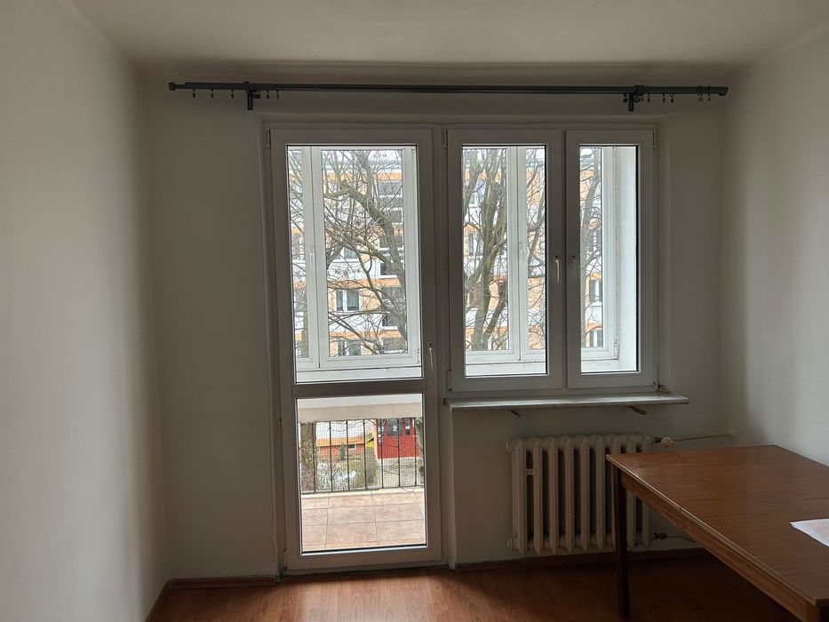 Sprzedam mieszkanie z jasną kuchnią balkonem i piwnicą. 29 m2