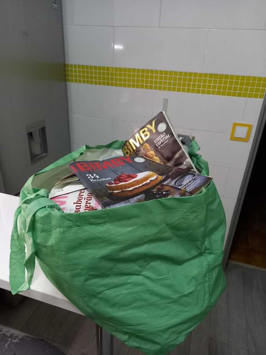 Revista culinária Bimby Saco completamente cheio