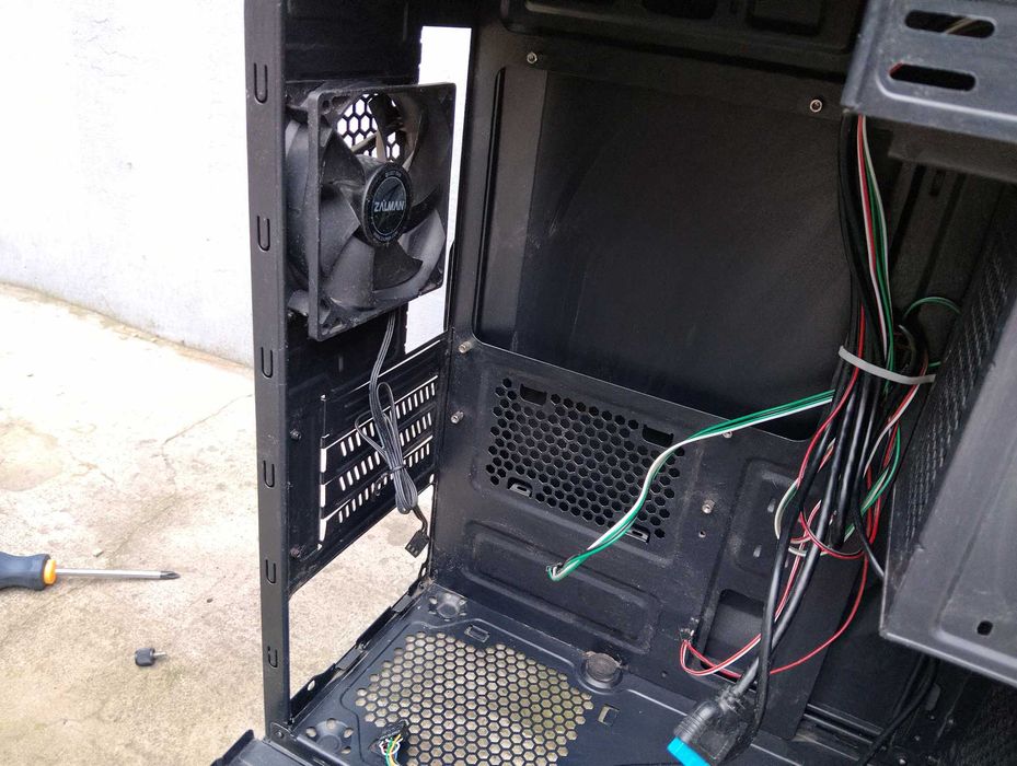 Корпус  mАТХ розміру Zalman ZM-T2 Black