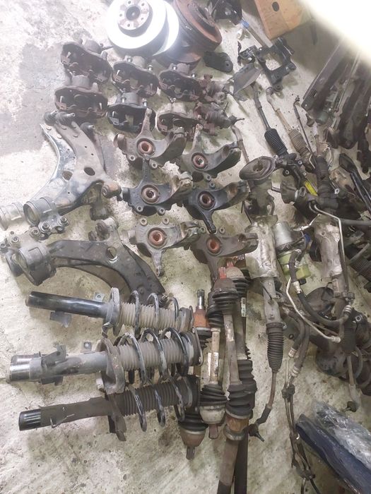 Балка ричаг  цапфа супорт Ford Focus123 FordC-Max Volvo V50 S40