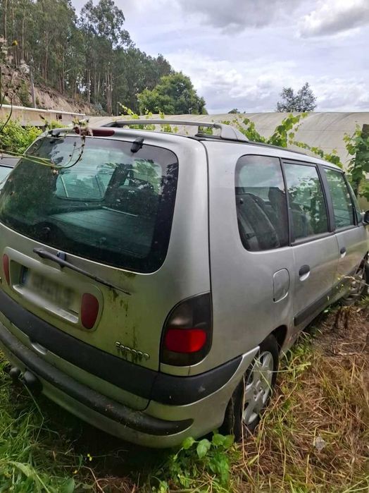 Renault Espace 2.2 DT (1998) – Motor Avariado | Ideal para Peças ou Projeto