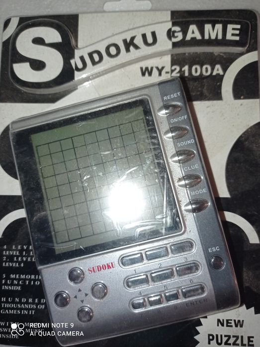 Jogo soduku novo em caixa.