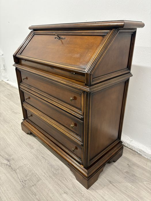 Piękny solidny sekretarzyk z szufladami