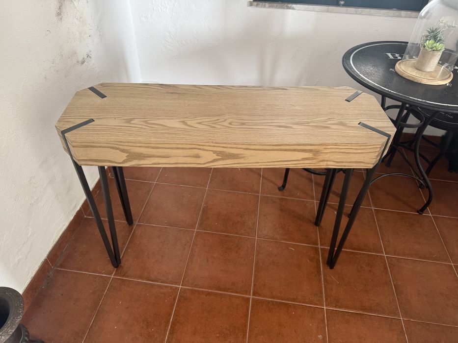 mesa de consola de estilo rústico