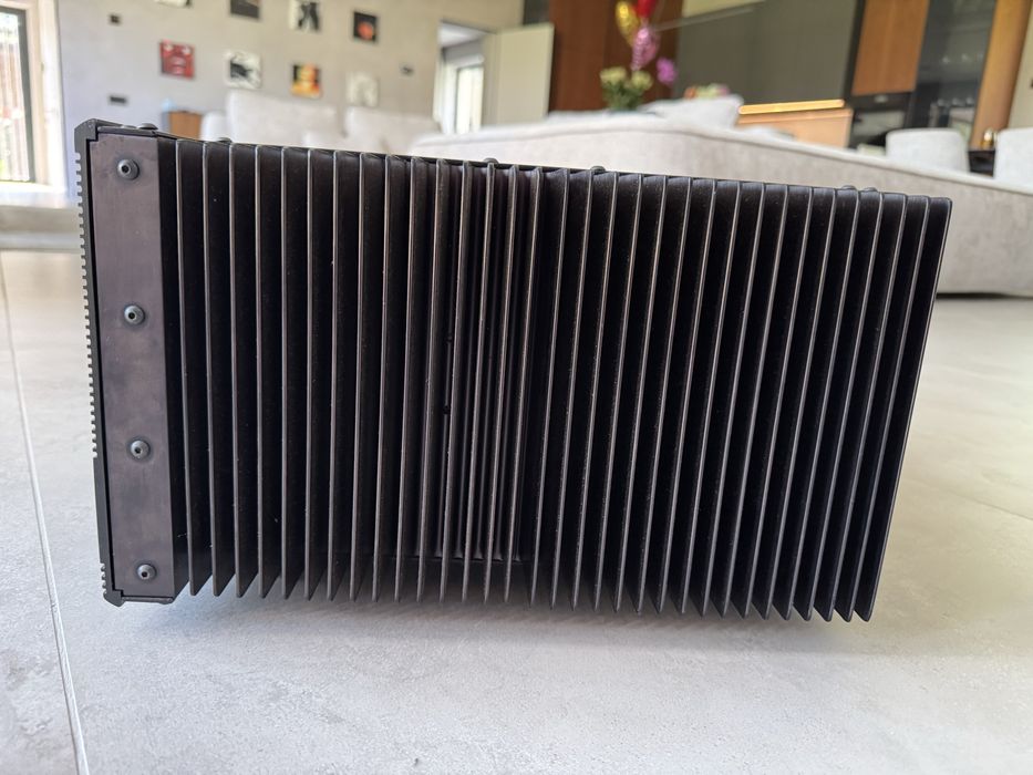 Підсилювач потужності Adcom GFA 5802