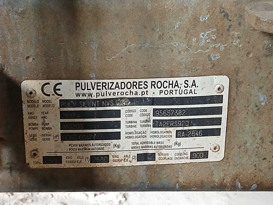 Pulverizador Rocha rebocável 1500L - Usado