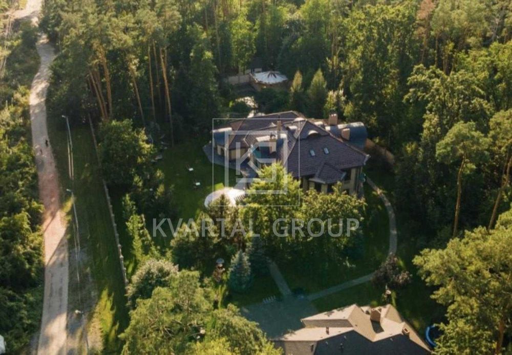 Розкішна резиденція 1087 м² з озером та повною автономією, 45 соток