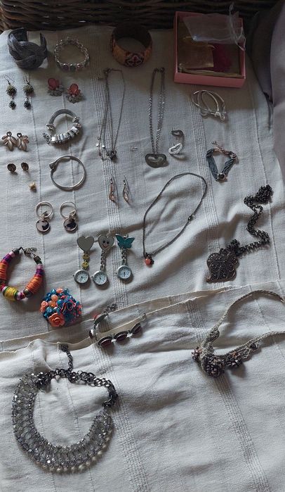 Bijuterias e acessórios para senhora