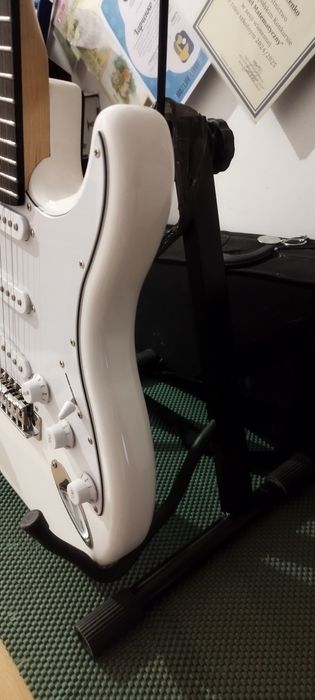 Sprzedam gitarę elektryczną