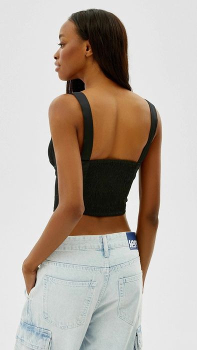 Krótki satynowy top Bershka roz. 36/S