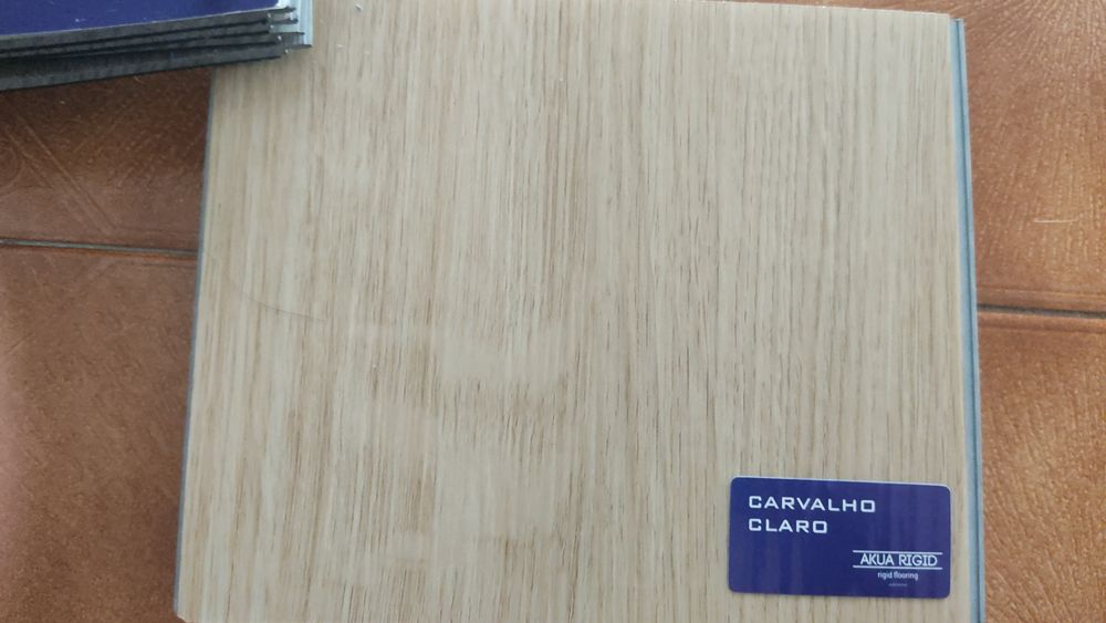 Pavimento Flutuante Vinílico (SPC)