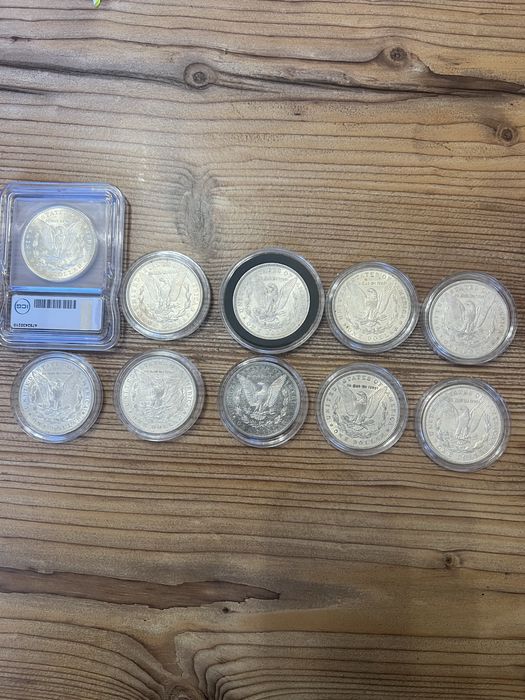 Монета долар Моргана