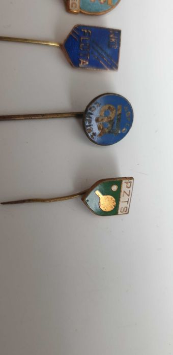 Starocie z Gdyni - Militaria - zestaw 4 przypinki z czasów PRL