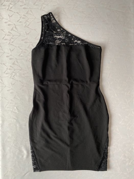 Czarna sukienka Mohito rozmiar M.