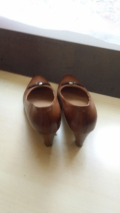 Czolenka skorzane Lasocki. Komfort.