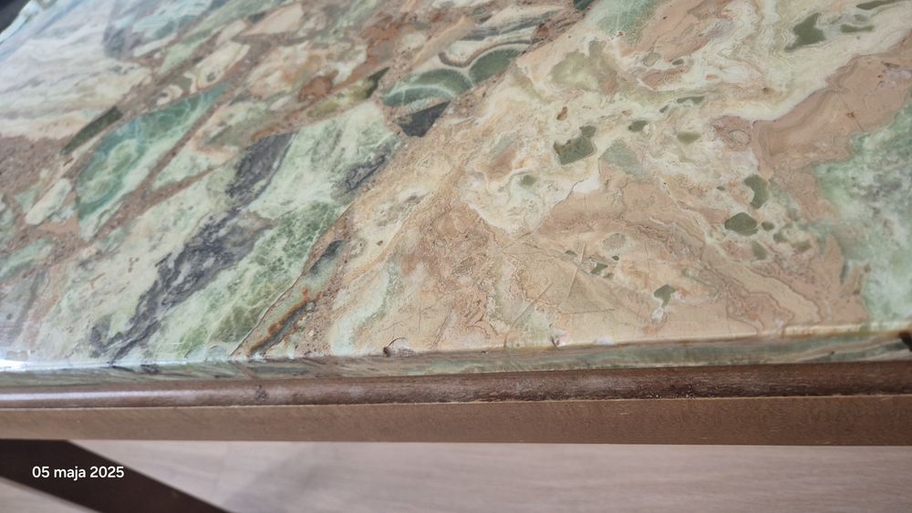 Ława, blat- konglomerat marmurowy, rama - drewno. Siedlce