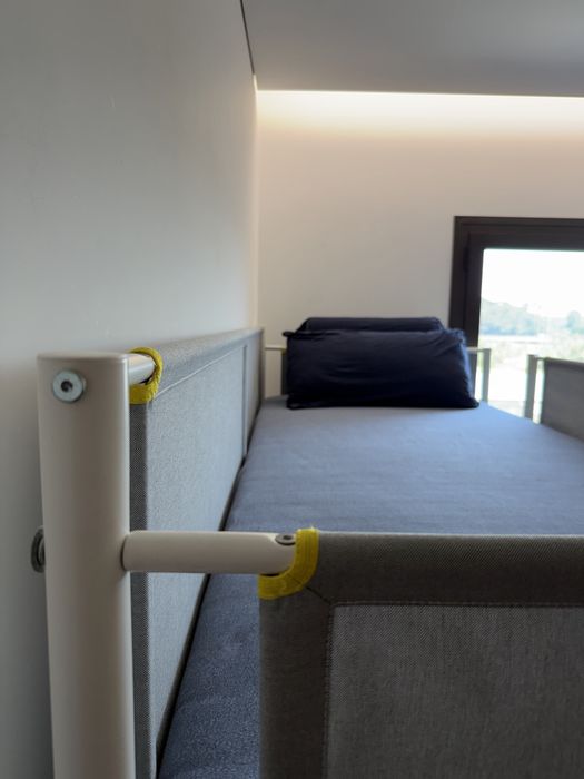 Beliche IKEA "Vitval" 90x200 cm + 2 colchoes