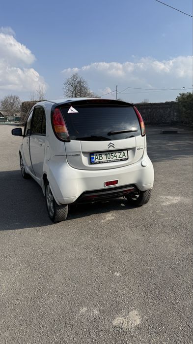 CITROEN C-ZERO 2013 рік чудовому стані!