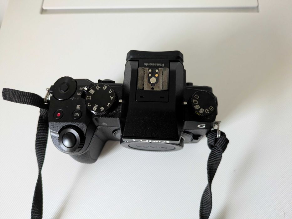 Panasonic Lumix G7 4K + Extras - Como Nova