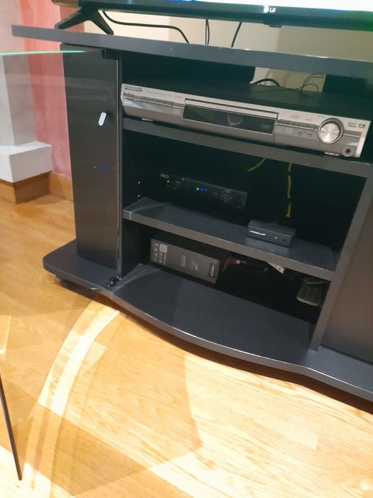 Móvel com vidro para TV