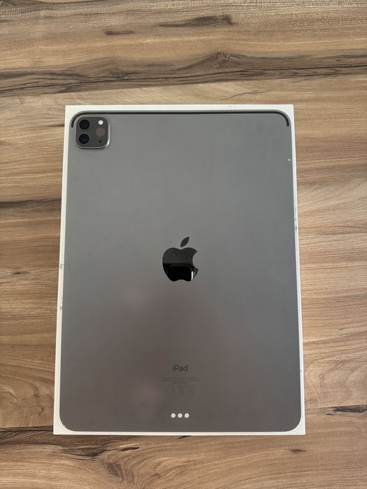 iPad Pro 11” M1 (3.ª Geração) 512GB Wi-Fi | Excelente Estado + Capa