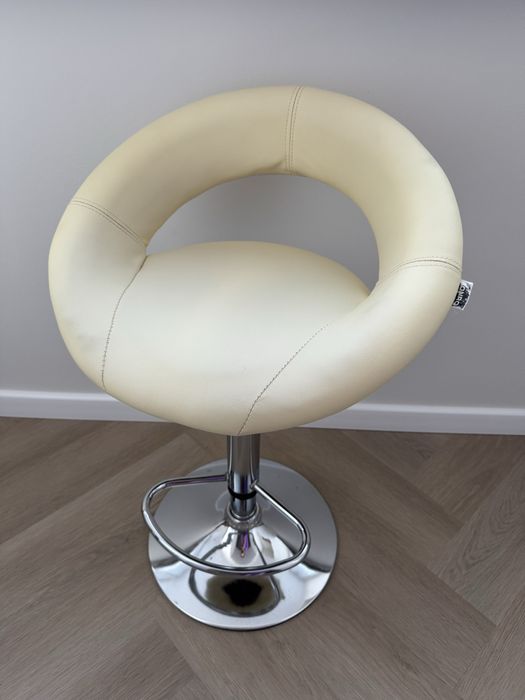 Стульчик для візажиста