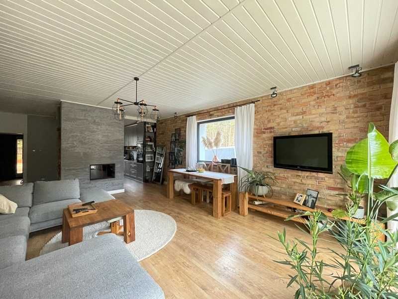 Funkcjonalny i harmonijny dom w Międzylesiu, 5 min drogi do Ostródy!