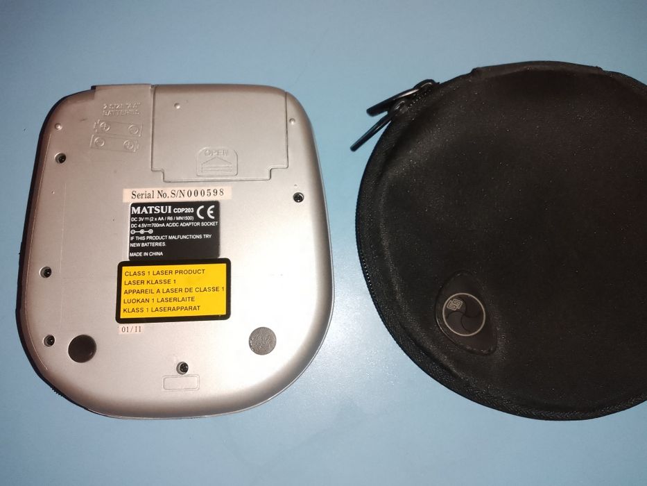 СД плеер с чехлом