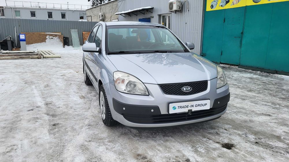 Авто KIA Rio 2006 1.4