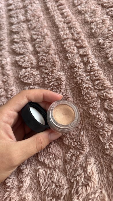 Nars консилер creme brulee