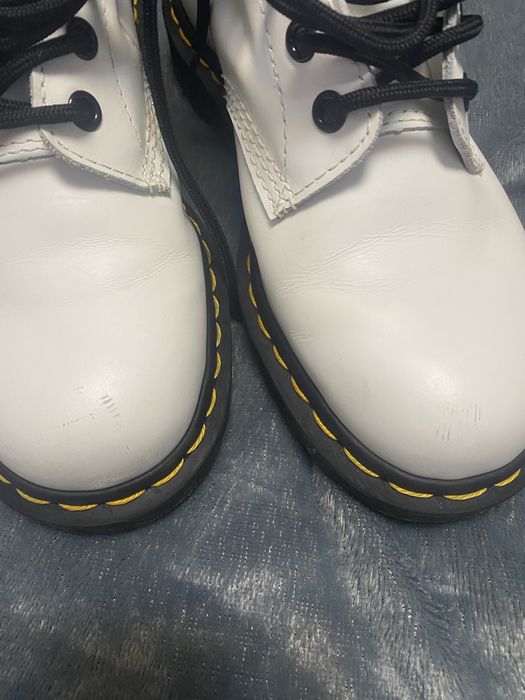 Білі чобітки весняні