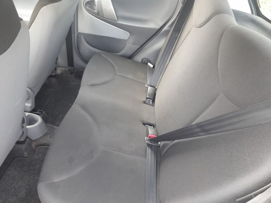 Toyota Yago 1.0 com AC e Radio