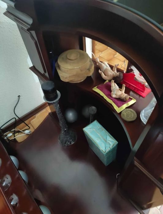 Bar em madeira maciça