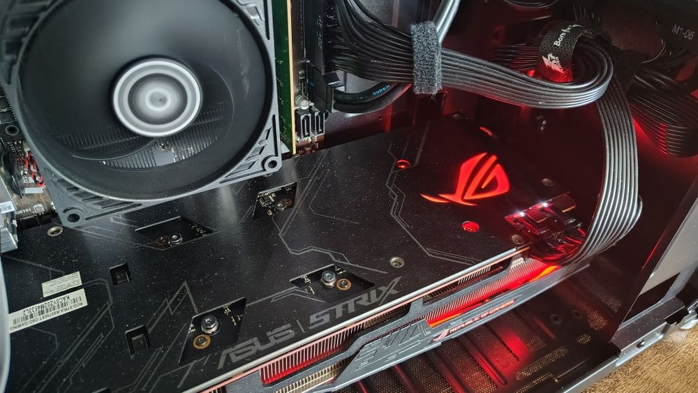 RX 5700 XT ASUS strix