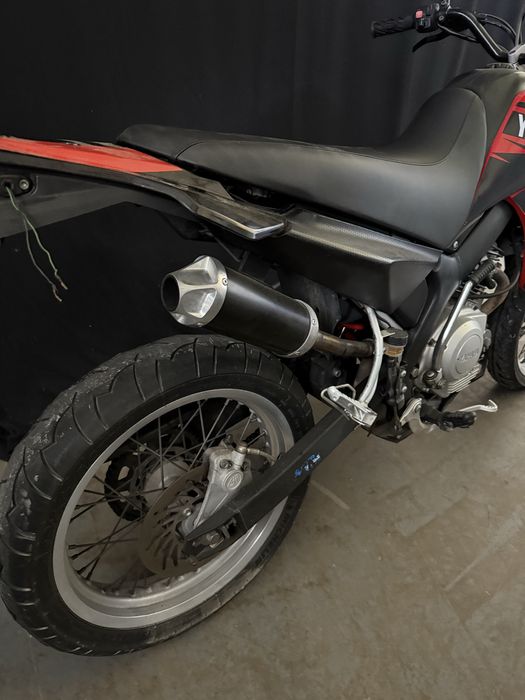 Yamaha XT 125 X - Acidentada