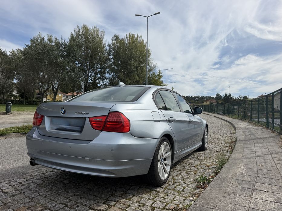 BMW E90.