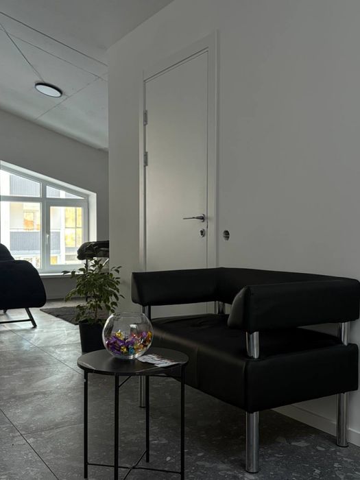 Коворкінг візажний стіл/кушетка від 1-ї години