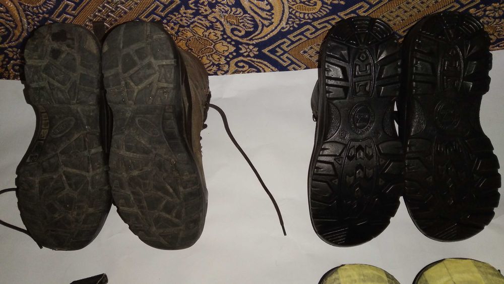 Продам рабочие вещи берцы