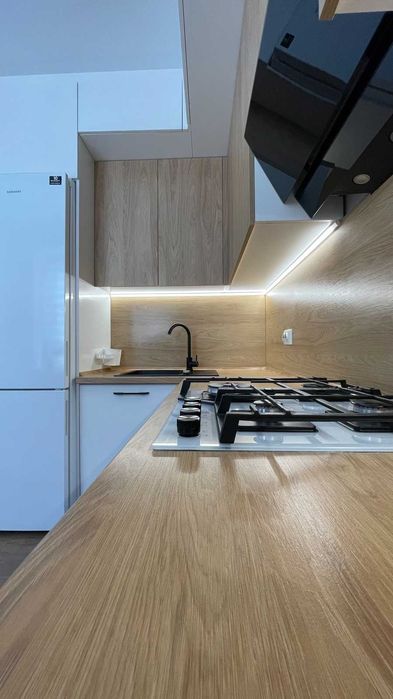 Продам 2 кімнатну квартиру, євроремонт, меблі, техніка - Озерна