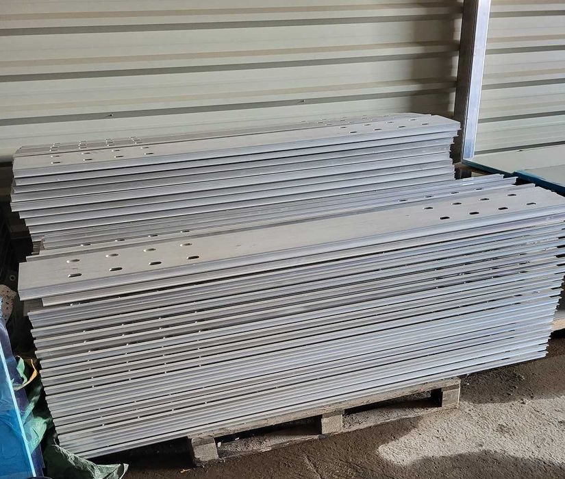 Panel aluminiowy 2010 mm na auto-lawetę , lawetę. 200 zł sztuka