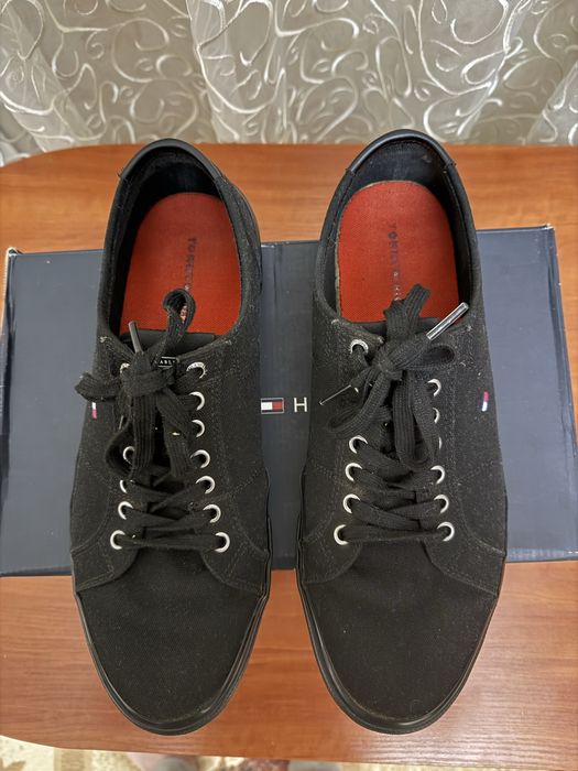 Чоловічі чорні кеди Tommy Hilfiger CORE CORPORATE CANVAS VULC