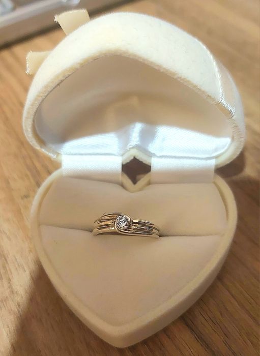 Срібне кільце з фіанітом